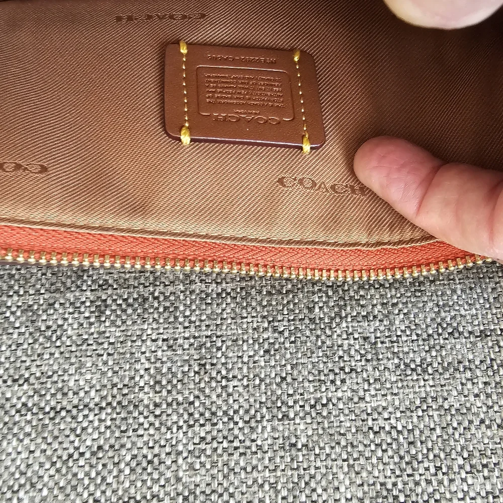 COACH PEBBLE LEATHER MINI CROSSBODY - Picture 4 of 7